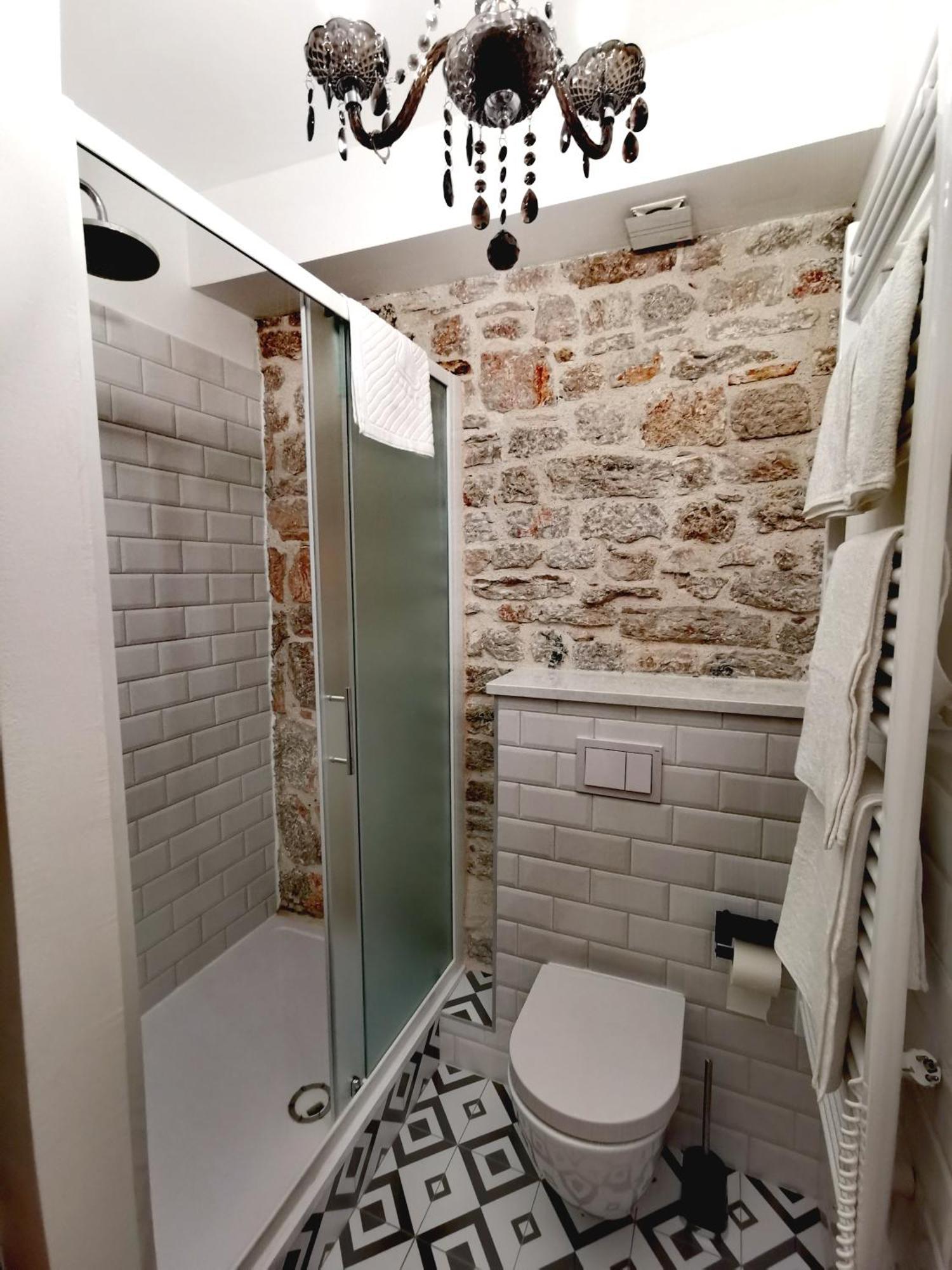 L&L Rooms Royal シベニク 部屋 写真